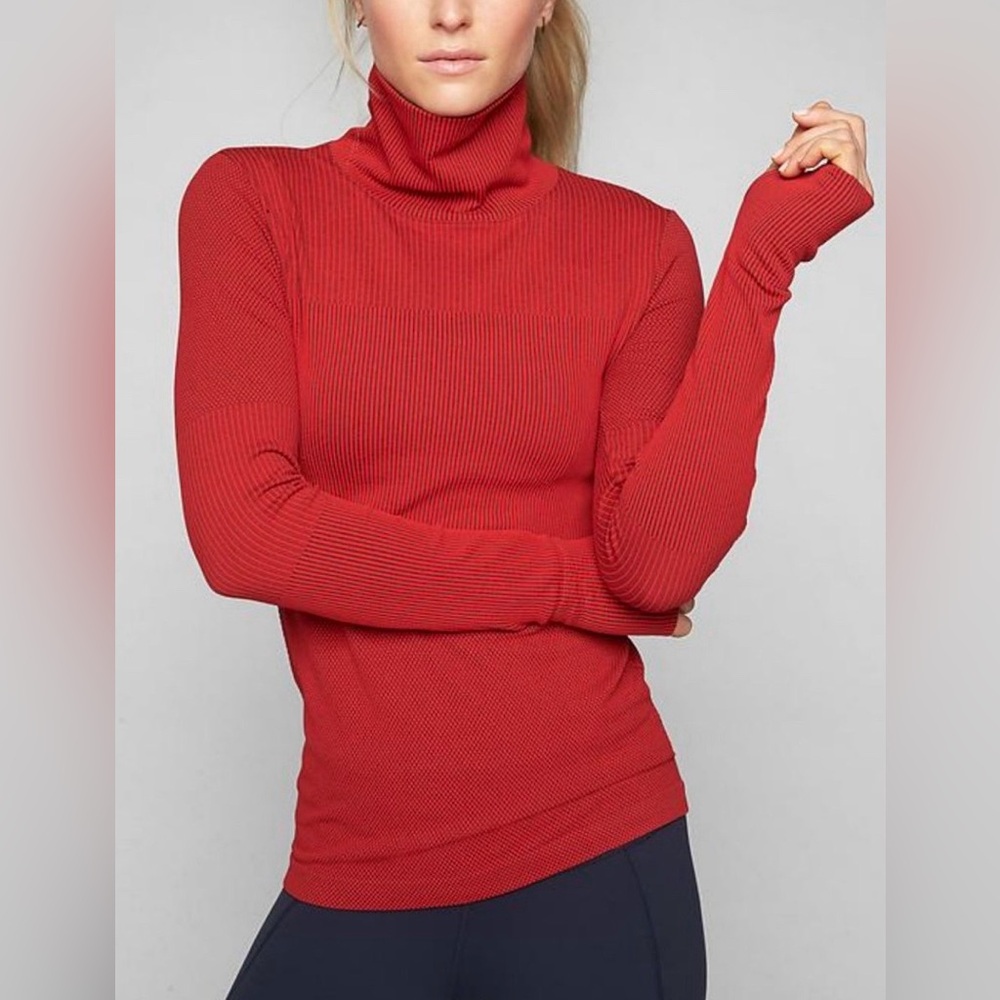 Athleta Flurry Base Layer Turtleneck in Canyon Red Size L